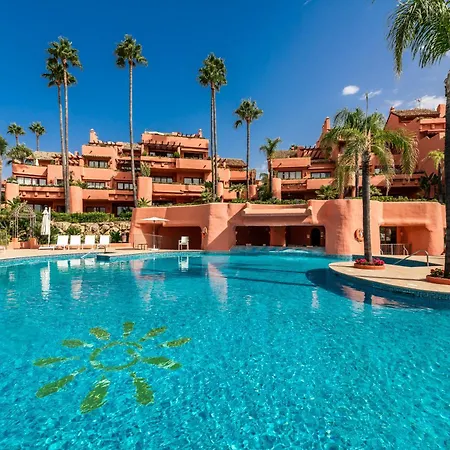 Cabo Bermejo Luxe - Luxury 3 Bedroom Sea Front Apartment Estepona