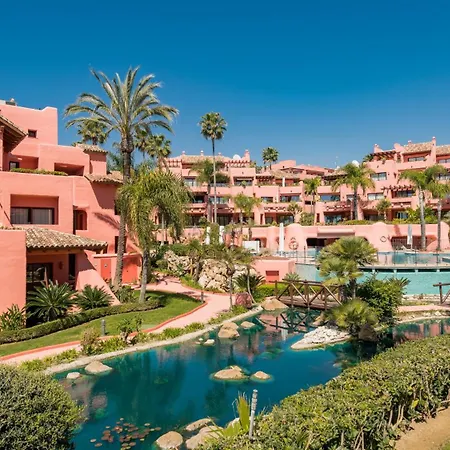 Cabo Bermejo Luxe - Luxury 3 Bedroom Sea Front Estepona
