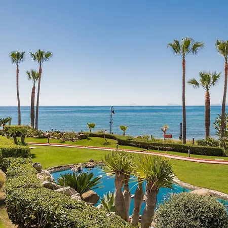 Cabo Bermejo Luxe - Luxury 3 Bedroom Sea Front Apartment Estepona